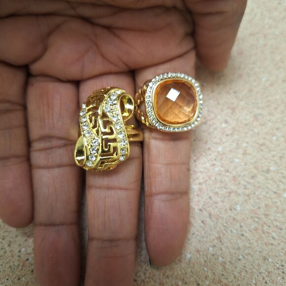 TWO GOLD RINGS. - Picture 1 of 2